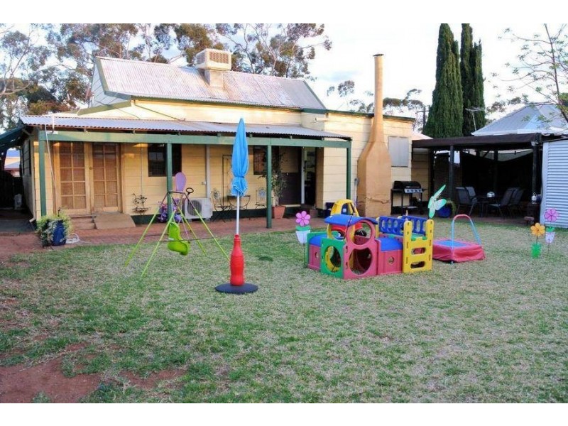 100 Collins St, Lamington WA 6430