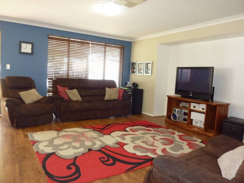 45A Lyall St, Lamington WA 6430