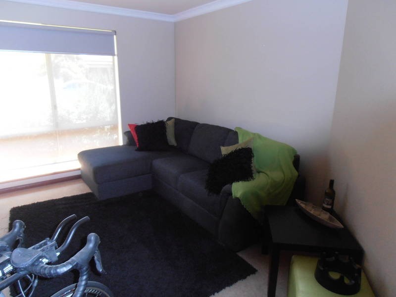 8A Paddington Dr, Hannans WA 6430