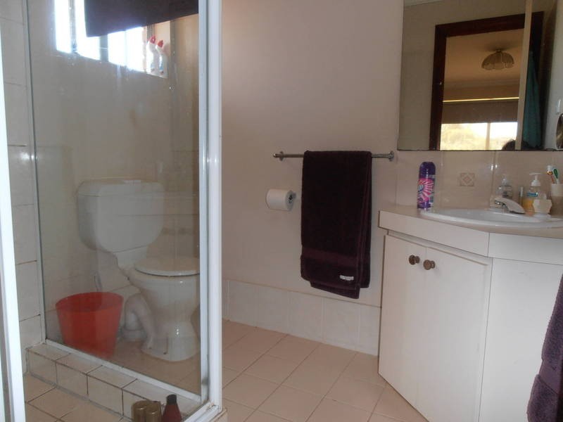 8A Paddington Dr, Hannans WA 6430