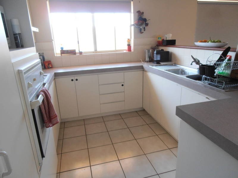 8A Paddington Dr, Hannans WA 6430