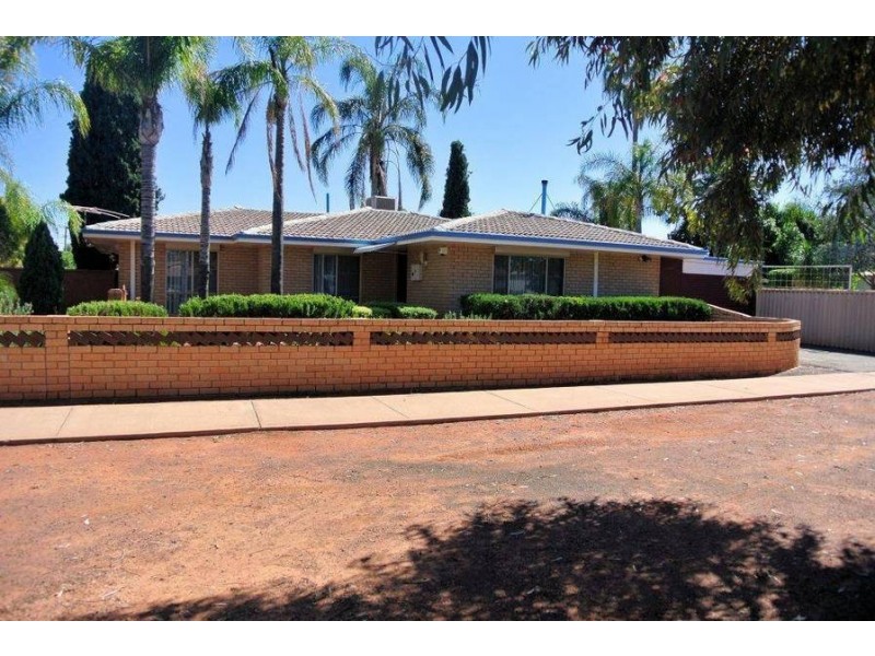 13 Moss St, South Kalgoorlie WA 6430