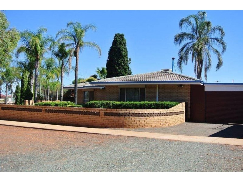 13 Moss St, South Kalgoorlie WA 6430