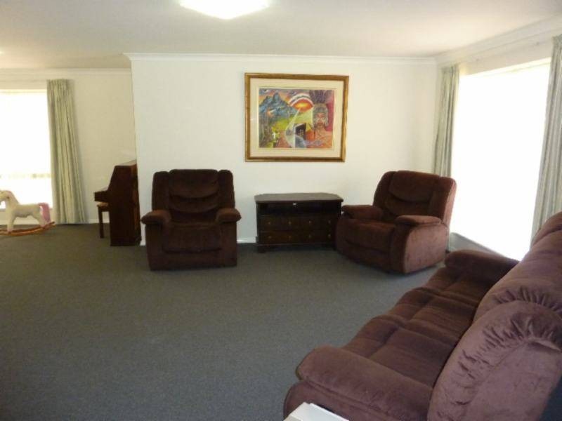 15 Goongarri Way, Hannans WA 6430