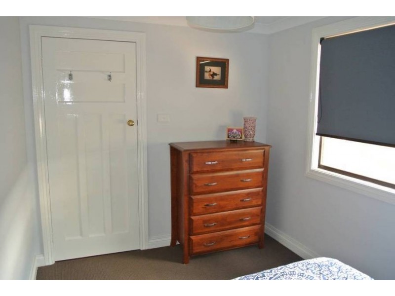 32 Lyall Street, Lamington WA 6430