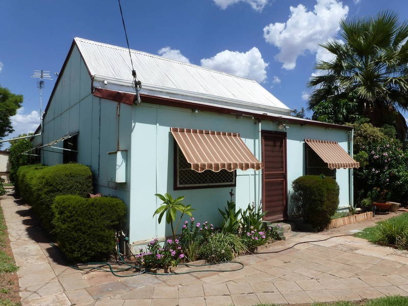 21 Harvey St, South Kalgoorlie WA 6430