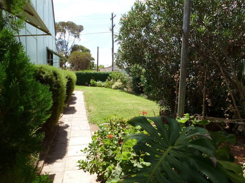 21 Harvey St, South Kalgoorlie WA 6430