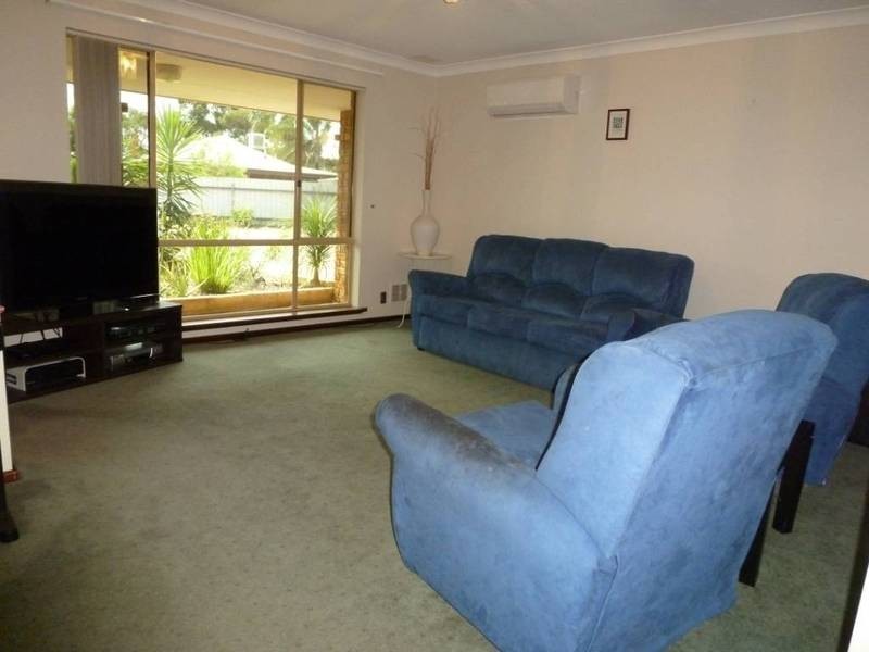 8 Kyle Place, Hannans WA 6430