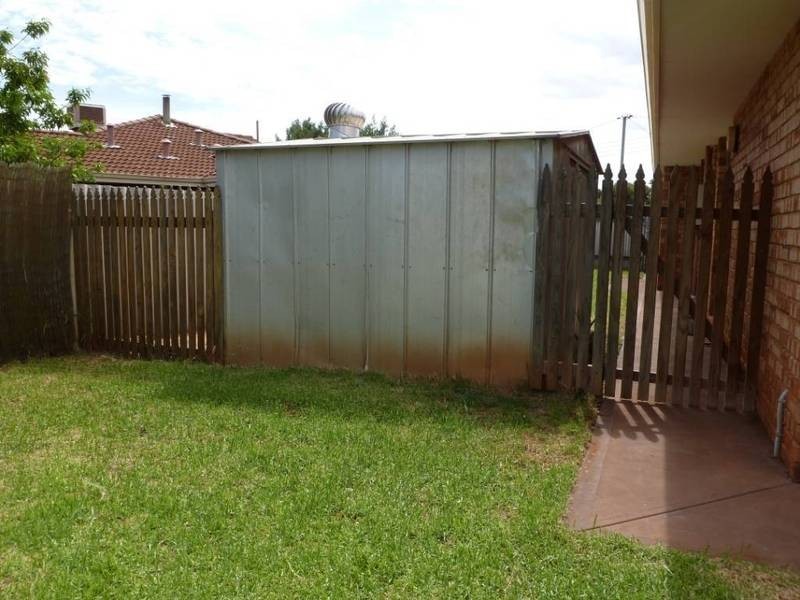 8 Kyle Place, Hannans WA 6430