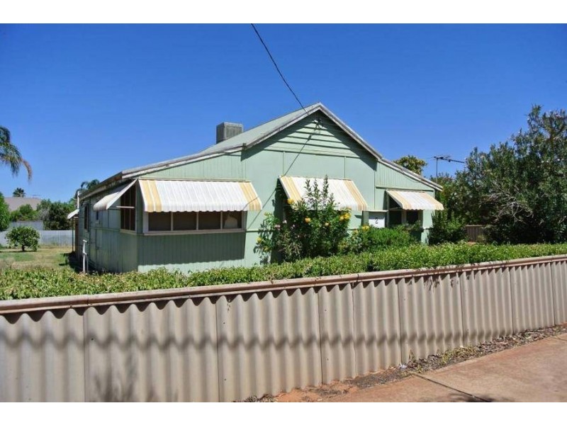 2 Russell St, Lamington WA 6430