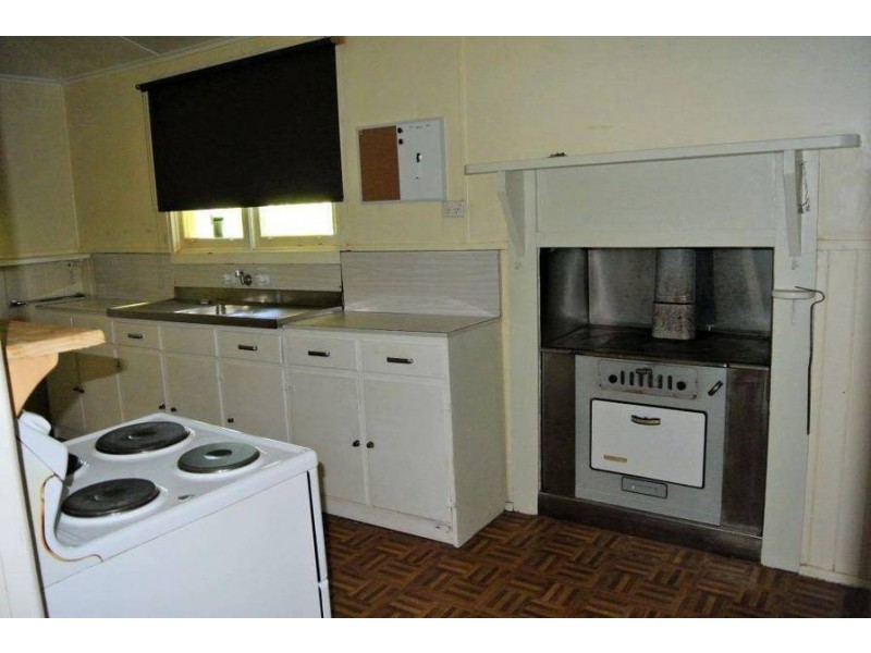 2 Russell St, Lamington WA 6430