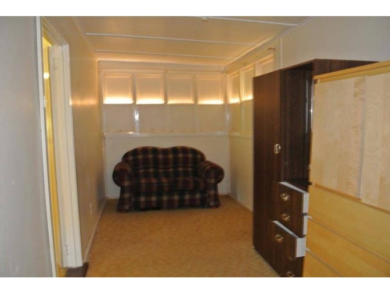 2 Russell St, Lamington WA 6430