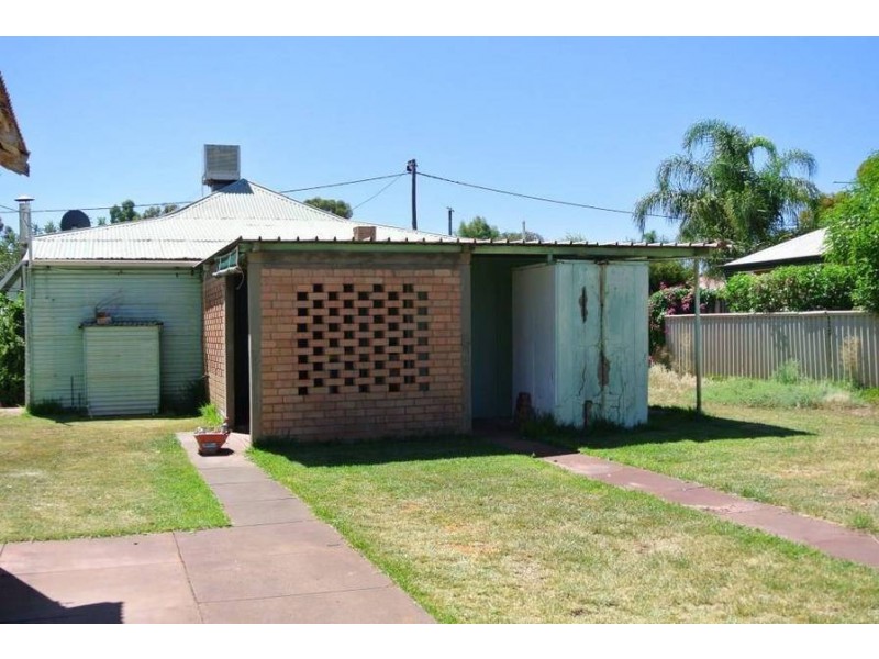 2 Russell St, Lamington WA 6430