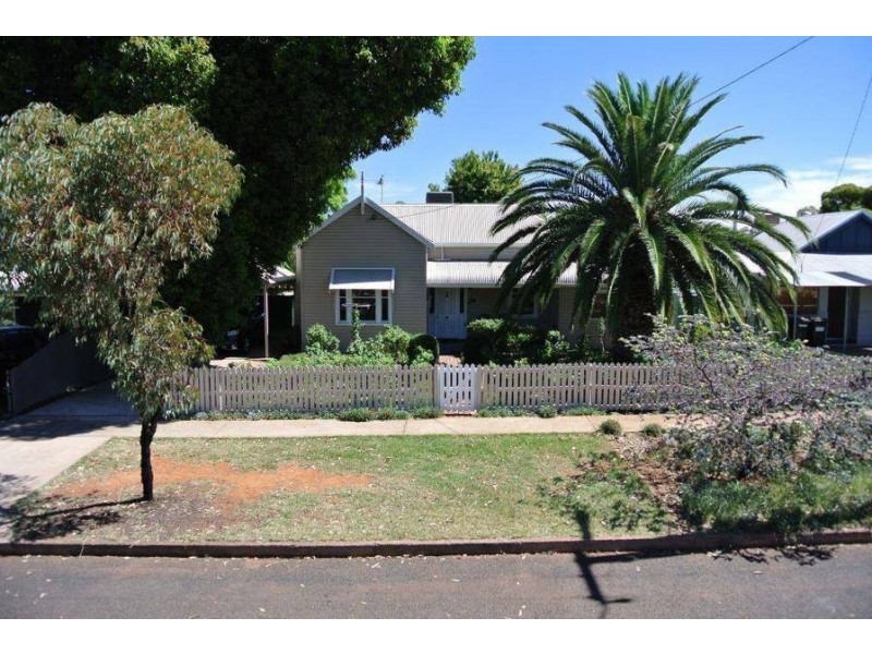 82 Lewis St Lamington, Kalgoorlie WA 6430