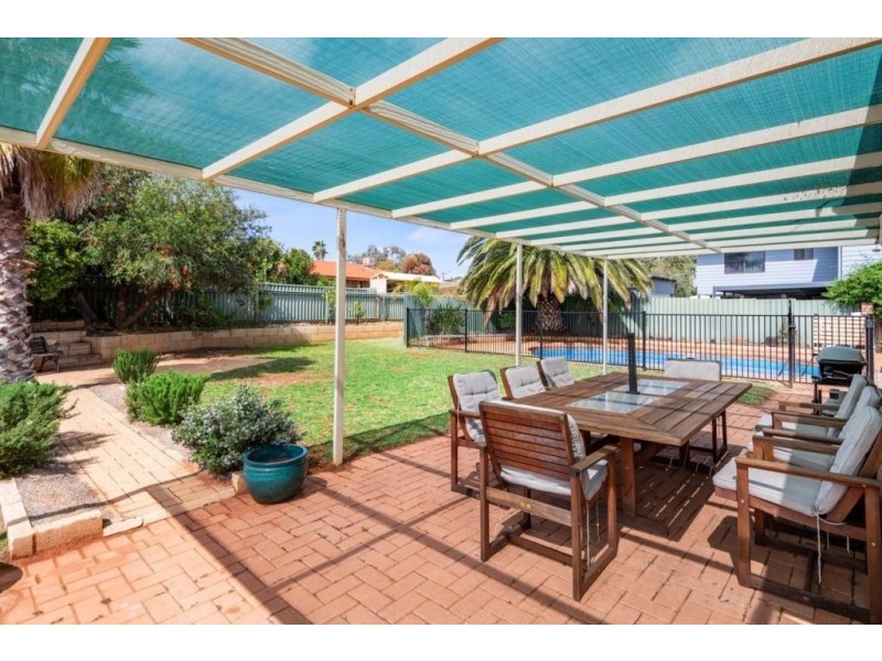 15 Bennetts Place, Hannans WA 6430