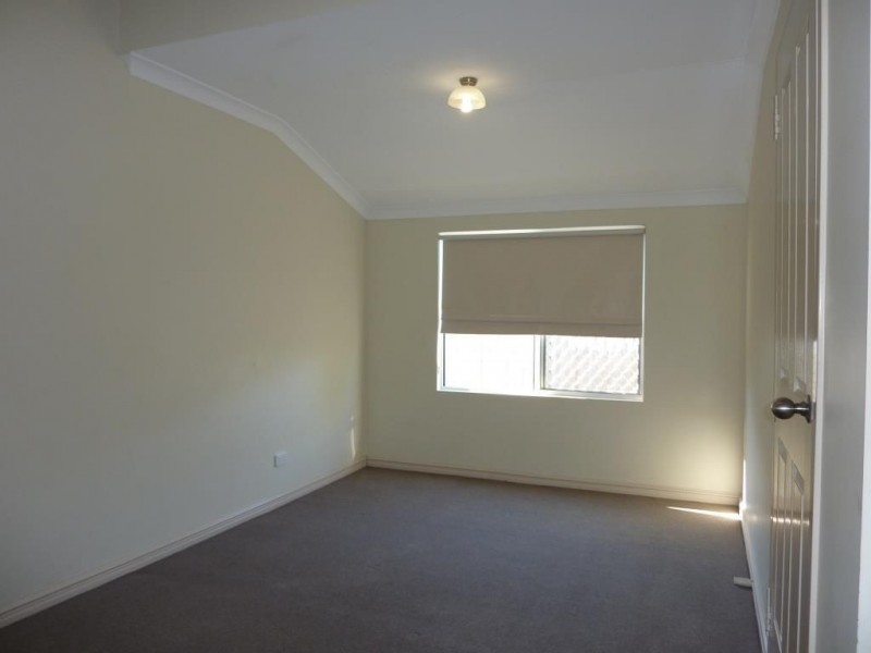 209 Burt Street, Victory Heights WA 6432