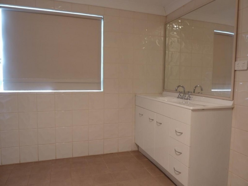 209 Burt Street, Victory Heights WA 6432