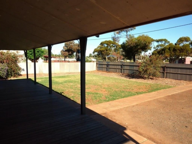 209 Burt Street, Victory Heights WA 6432