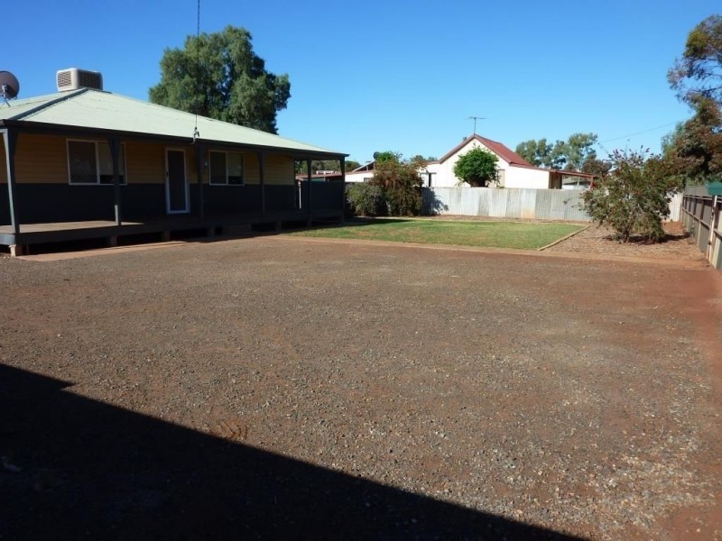 209 Burt Street, Victory Heights WA 6432