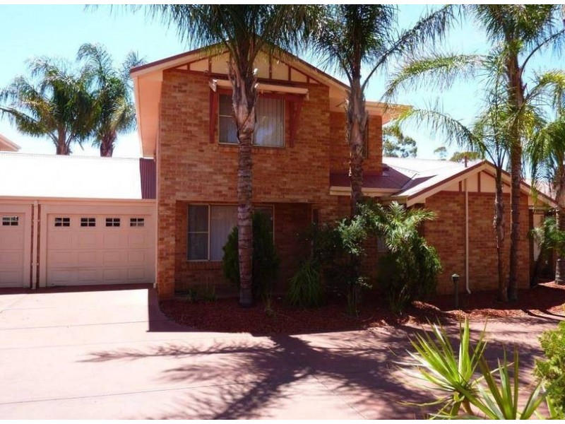 2/110 Collins Street  Lamington, Kalgoorlie WA 6430