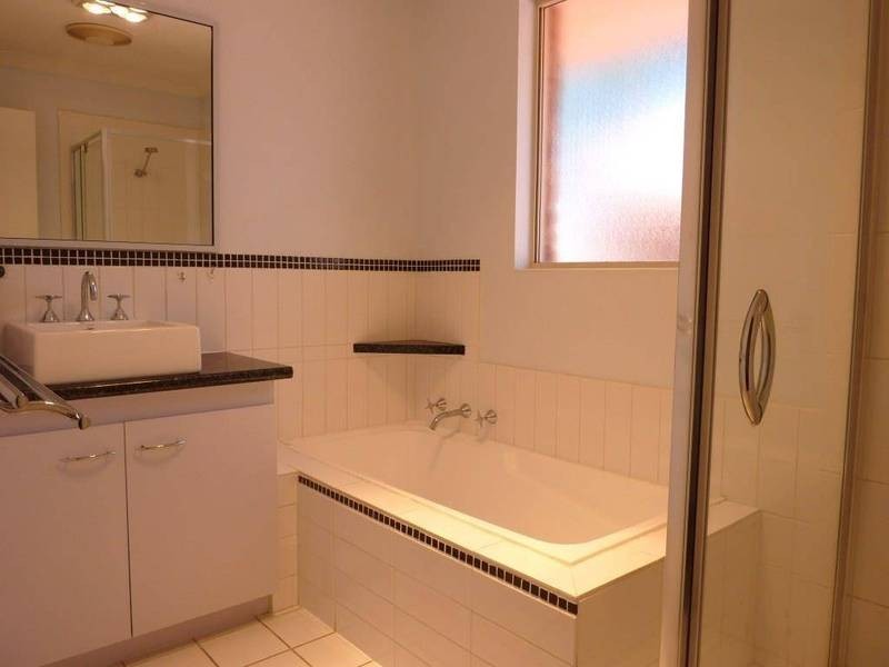 2/110 Collins Street  Lamington, Kalgoorlie WA 6430