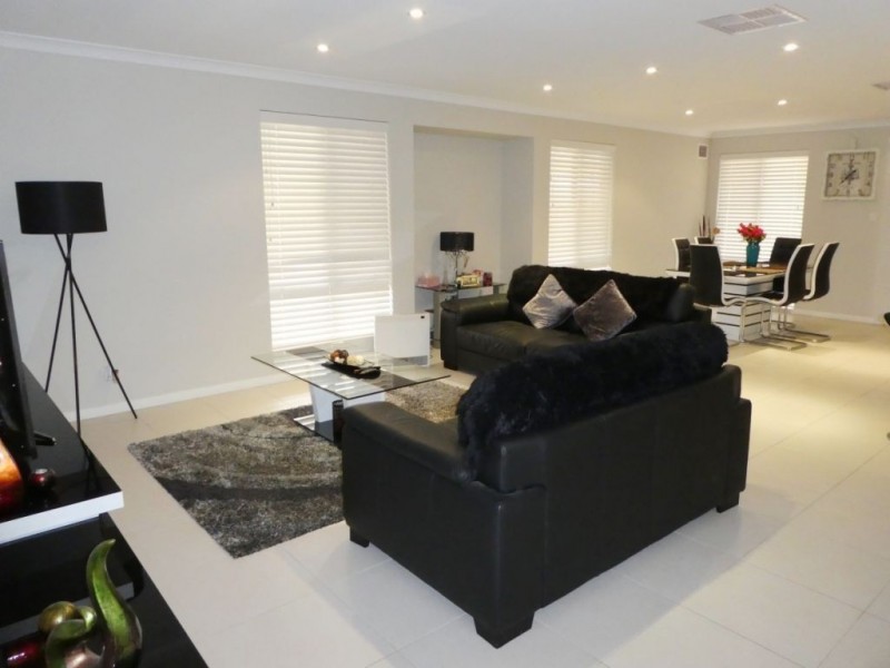 4 Pira Avenue, Karlkurla WA 6430