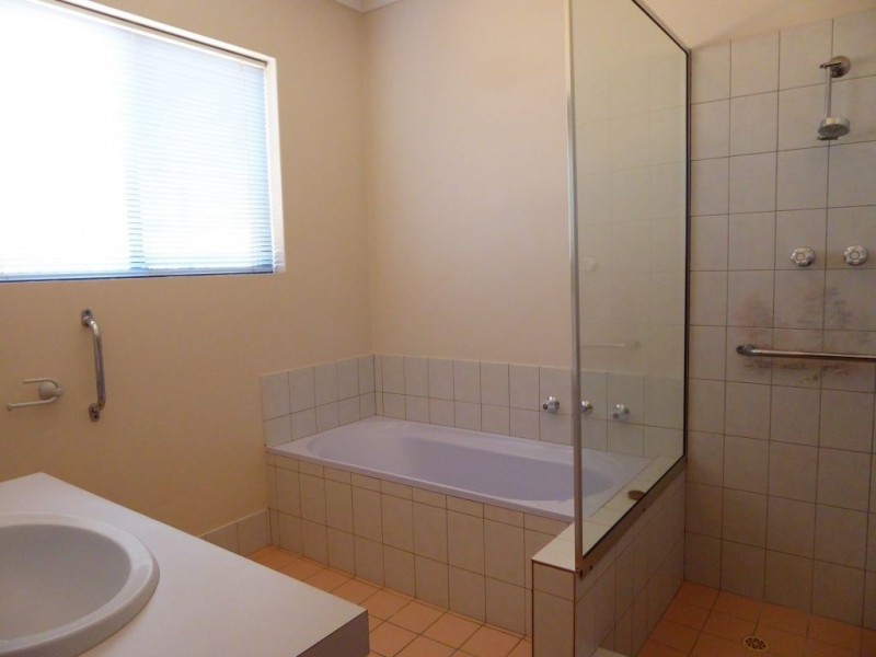 2/1 Kyle Place Hannans, Kalgoorlie WA 6430