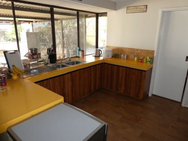 130 Davis Street, Victory Heights WA 6432