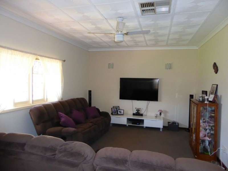 10 North Terrace, Boulder WA 6432