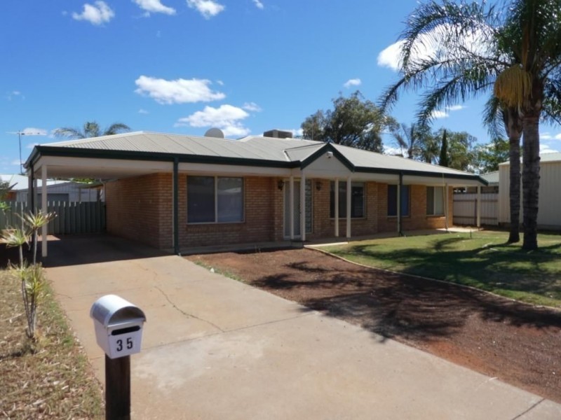 35 Bracklemann Drive, Boulder WA 6432