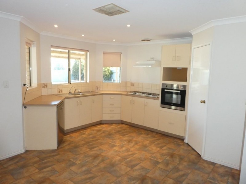 35 Bracklemann Drive, Boulder WA 6432