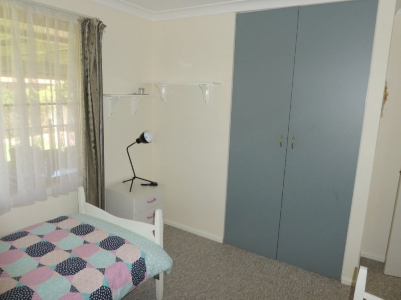 11 Robertson Street, West Lamington WA 6430