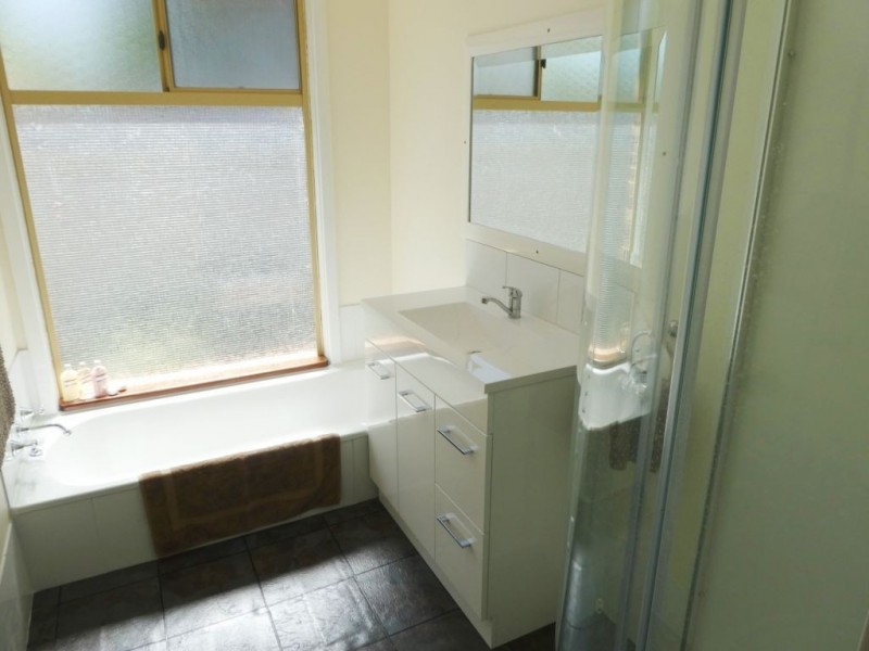 11 Robertson Street, West Lamington WA 6430