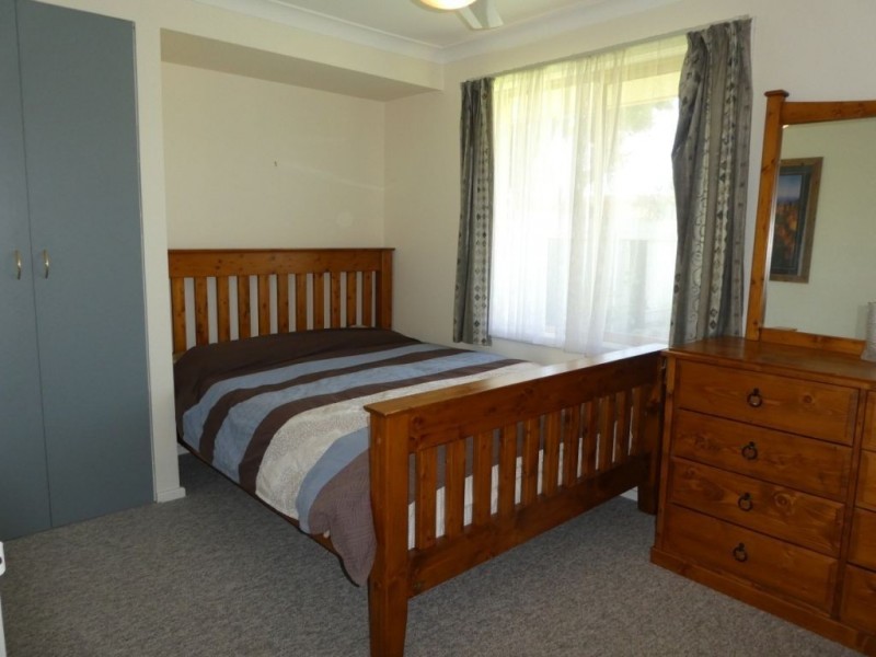 11 Robertson Street, West Lamington WA 6430