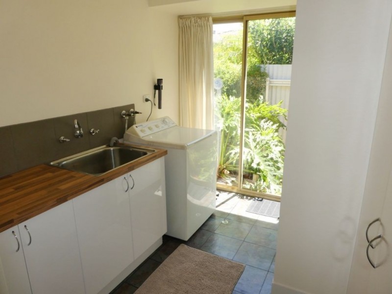 11 Robertson Street, West Lamington WA 6430