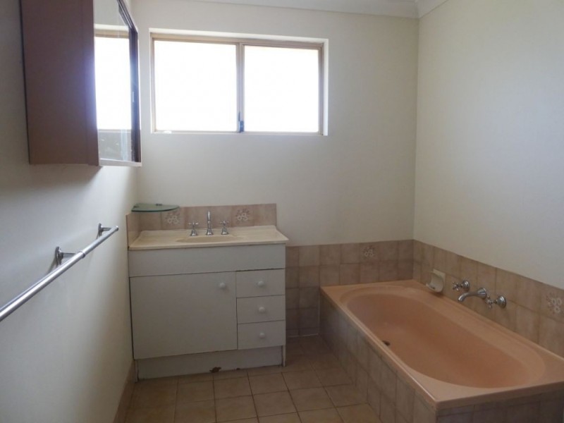 1/6 Rason Street, Victory Heights WA 6432