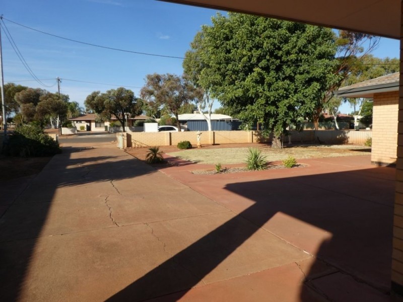 2 Moss Street, South Kalgoorlie WA 6430
