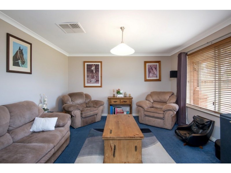 6 Cavalier Crescent, Boulder WA 6432