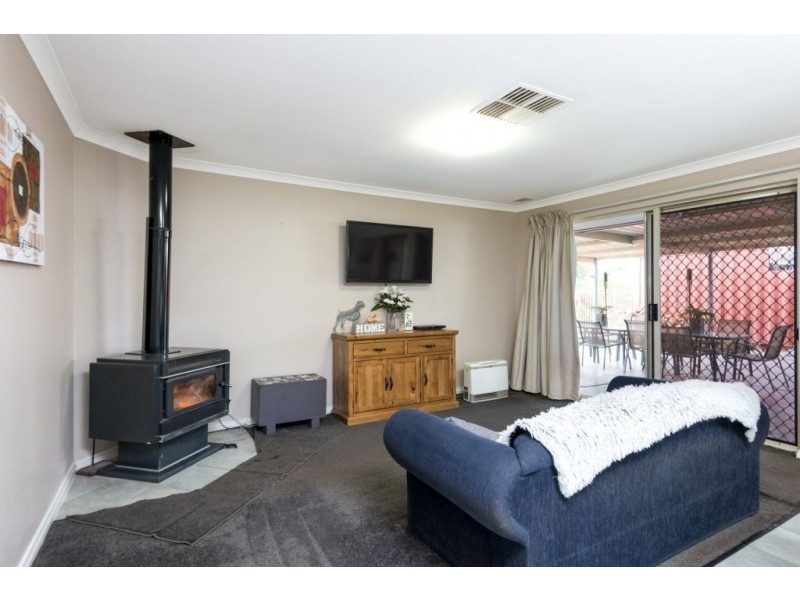 6 Cavalier Crescent, Boulder WA 6432