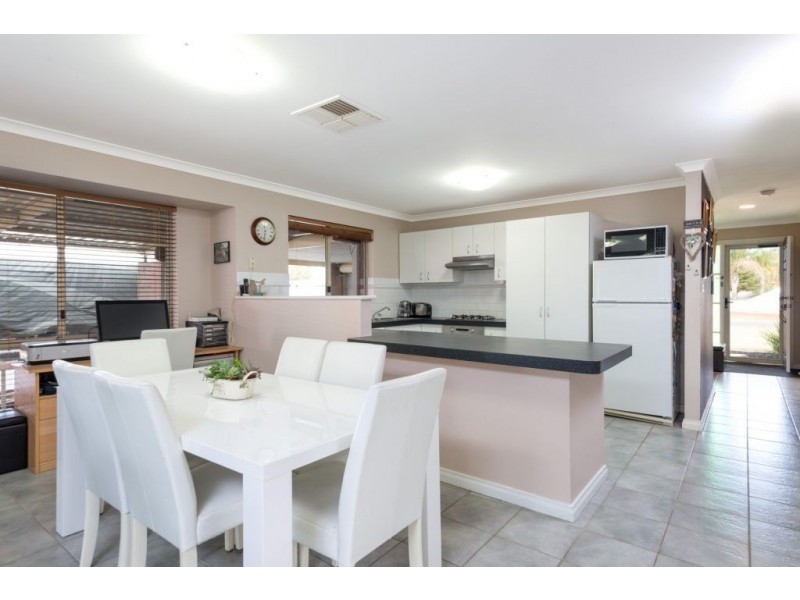 6 Cavalier Crescent, Boulder WA 6432