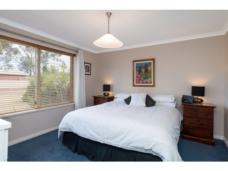 6 Cavalier Crescent, Boulder WA 6432