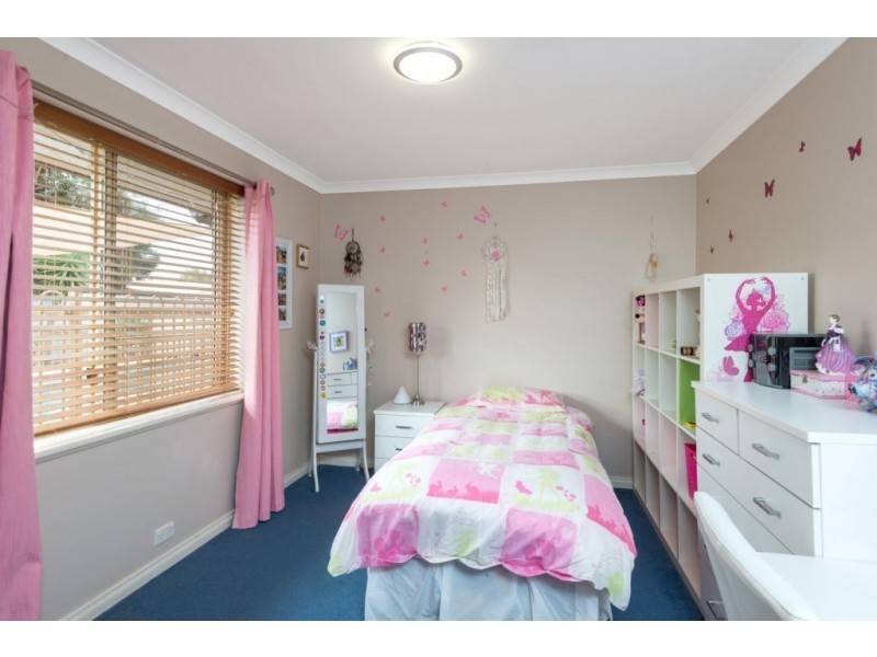 6 Cavalier Crescent, Boulder WA 6432