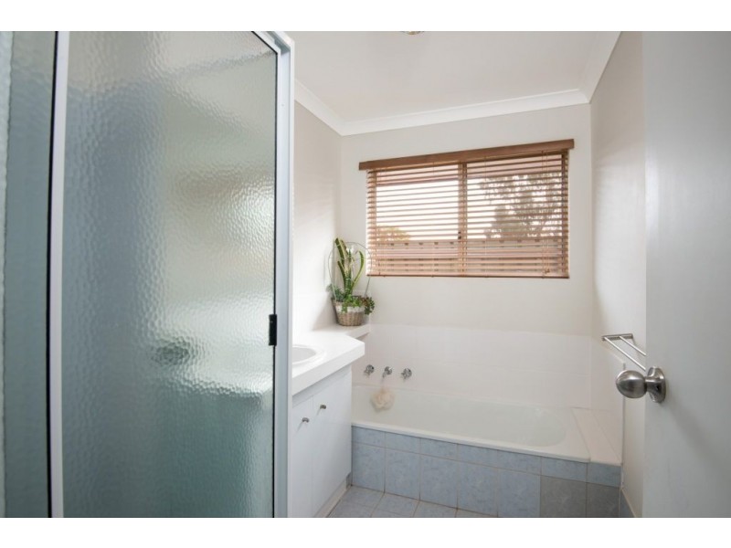 6 Cavalier Crescent, Boulder WA 6432