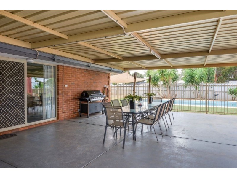 6 Cavalier Crescent, Boulder WA 6432