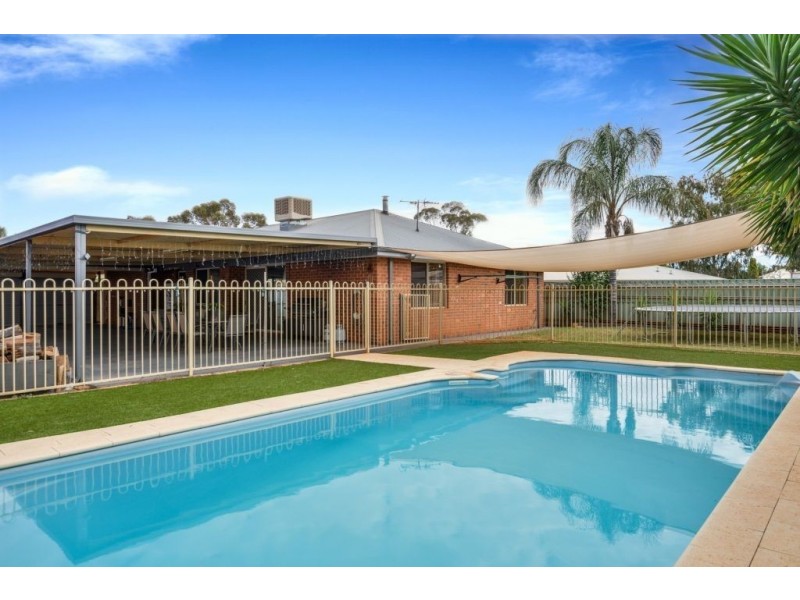 6 Cavalier Crescent, Boulder WA 6432