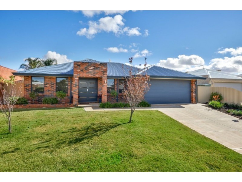 23 Riverina Way, Hannans WA 6430