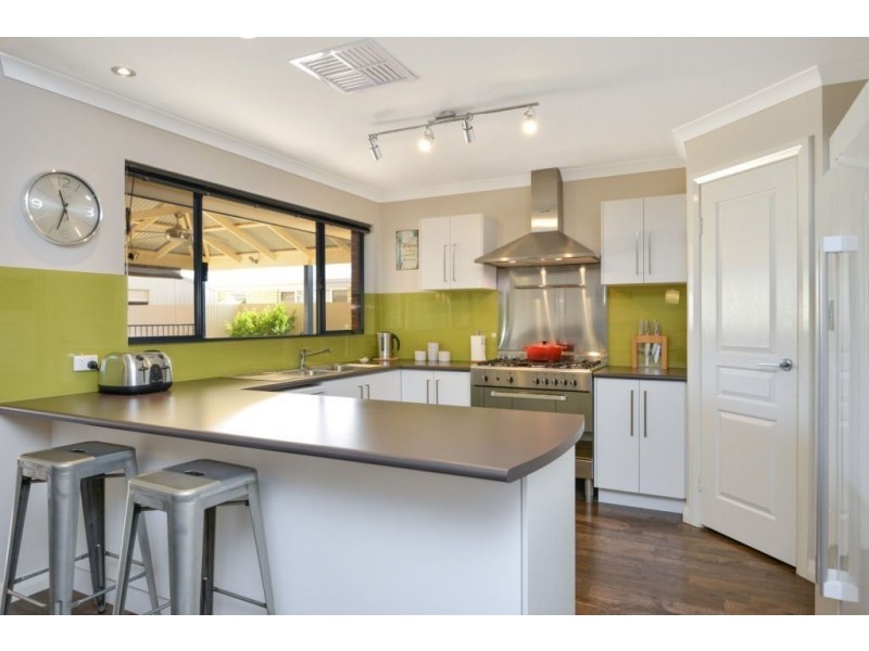 23 Riverina Way, Hannans WA 6430