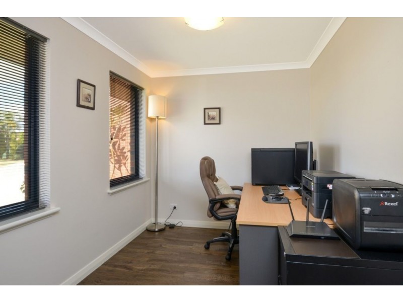 23 Riverina Way, Hannans WA 6430