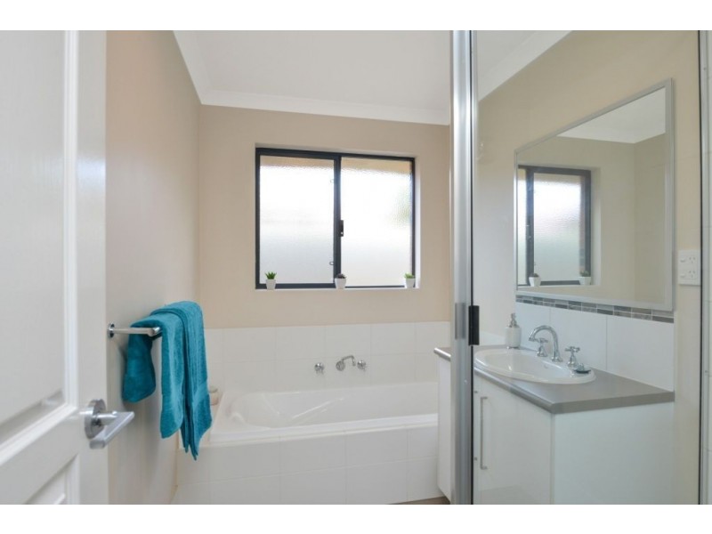 23 Riverina Way, Hannans WA 6430