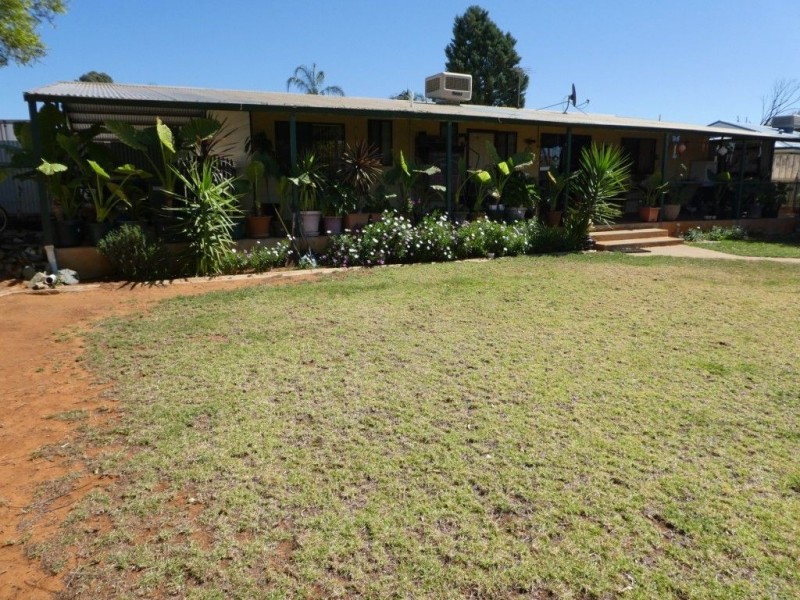 13 Cavalier Crescent, Boulder WA 6432